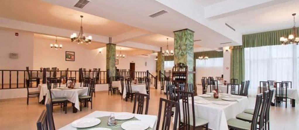 Hotel Orizont Кэлимэнешти Экстерьер фото