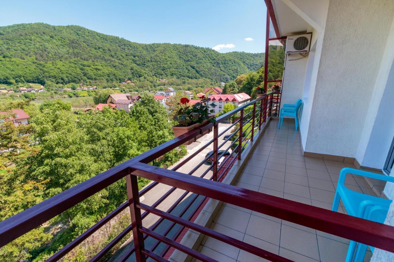 Hotel Orizont Кэлимэнешти Экстерьер фото