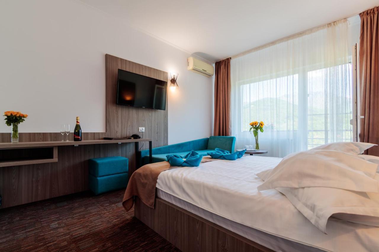 Hotel Orizont Кэлимэнешти Экстерьер фото