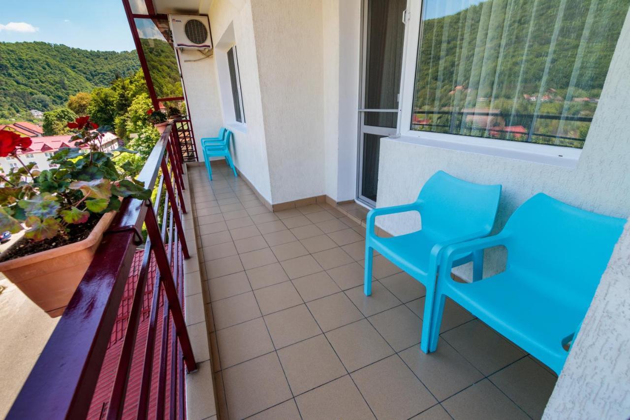 Hotel Orizont Кэлимэнешти Экстерьер фото