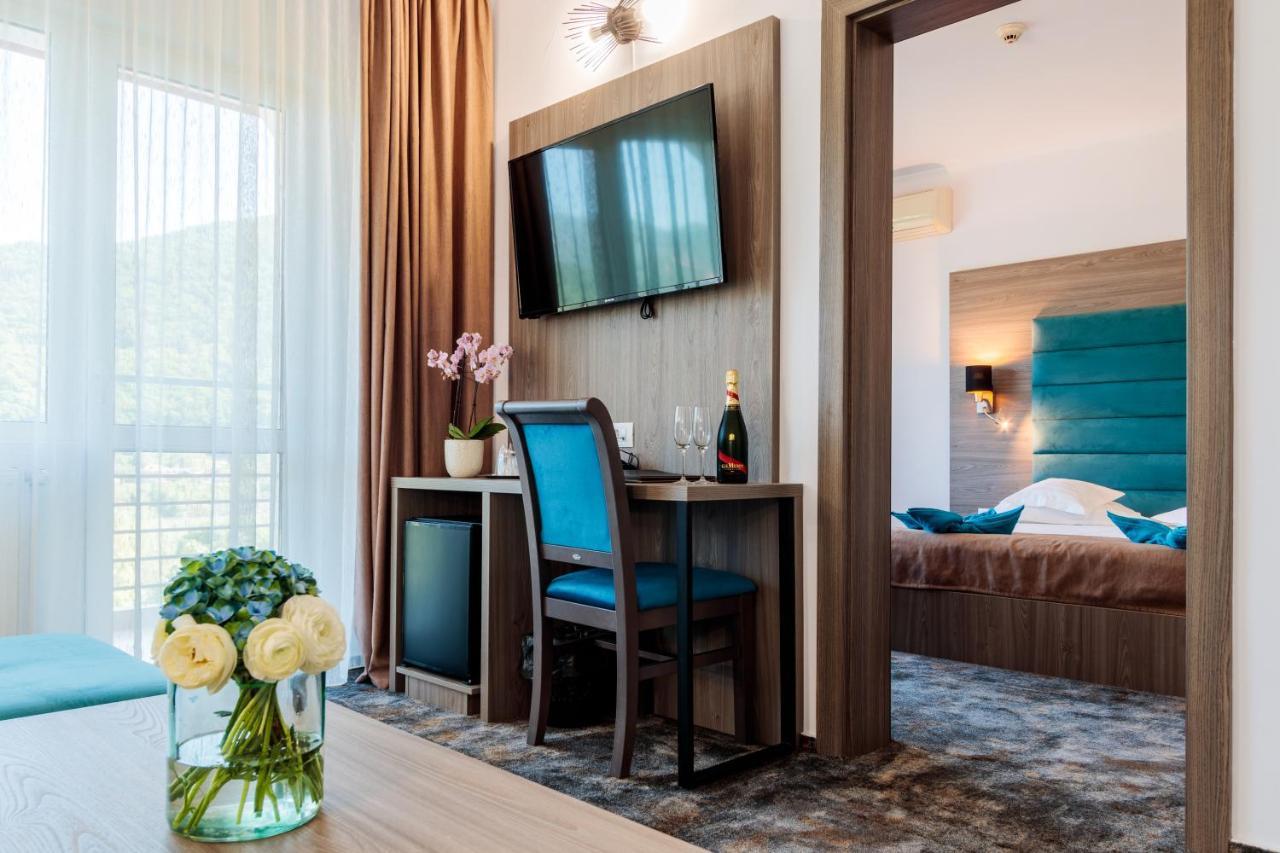 Hotel Orizont Кэлимэнешти Экстерьер фото