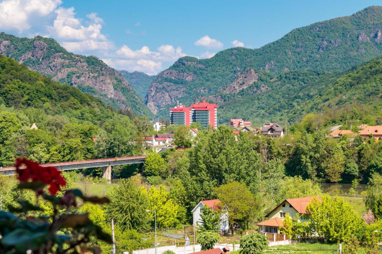 Hotel Orizont Кэлимэнешти Экстерьер фото