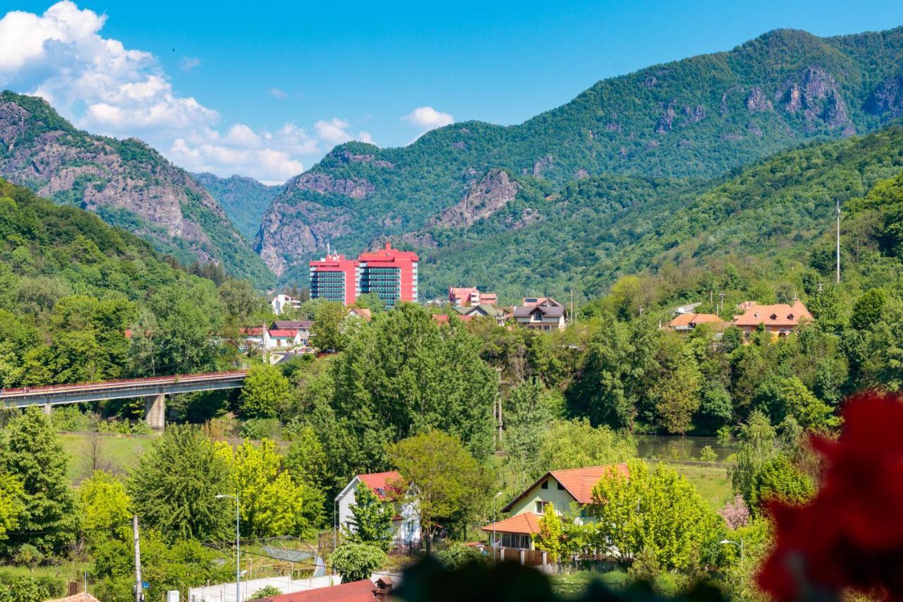 Hotel Orizont Кэлимэнешти Экстерьер фото