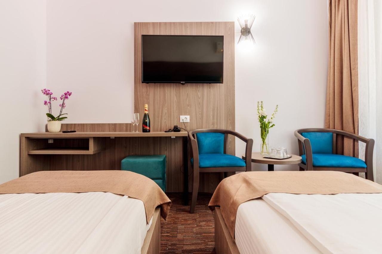 Hotel Orizont Кэлимэнешти Экстерьер фото