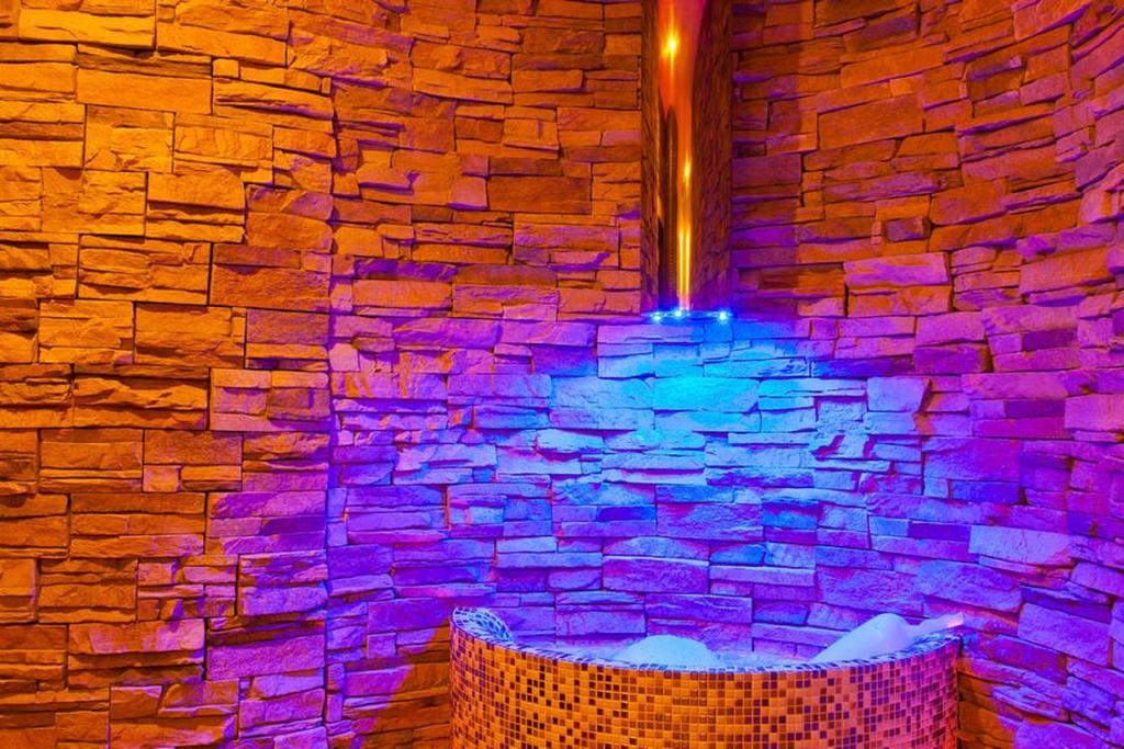 Hotel Orizont Кэлимэнешти Экстерьер фото