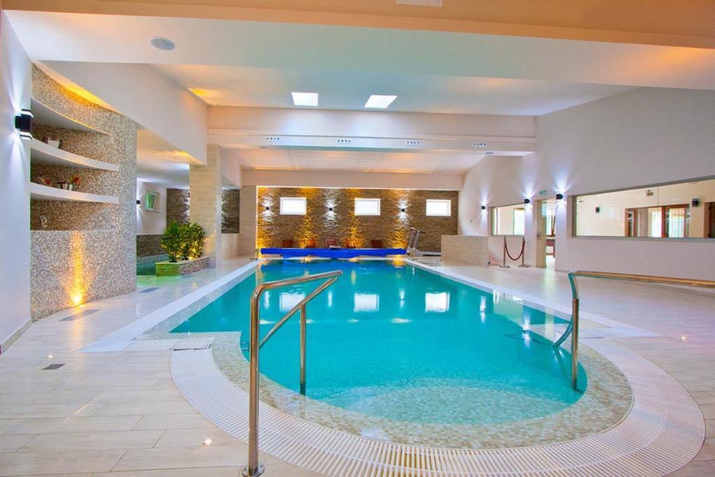 Hotel Orizont Кэлимэнешти Экстерьер фото