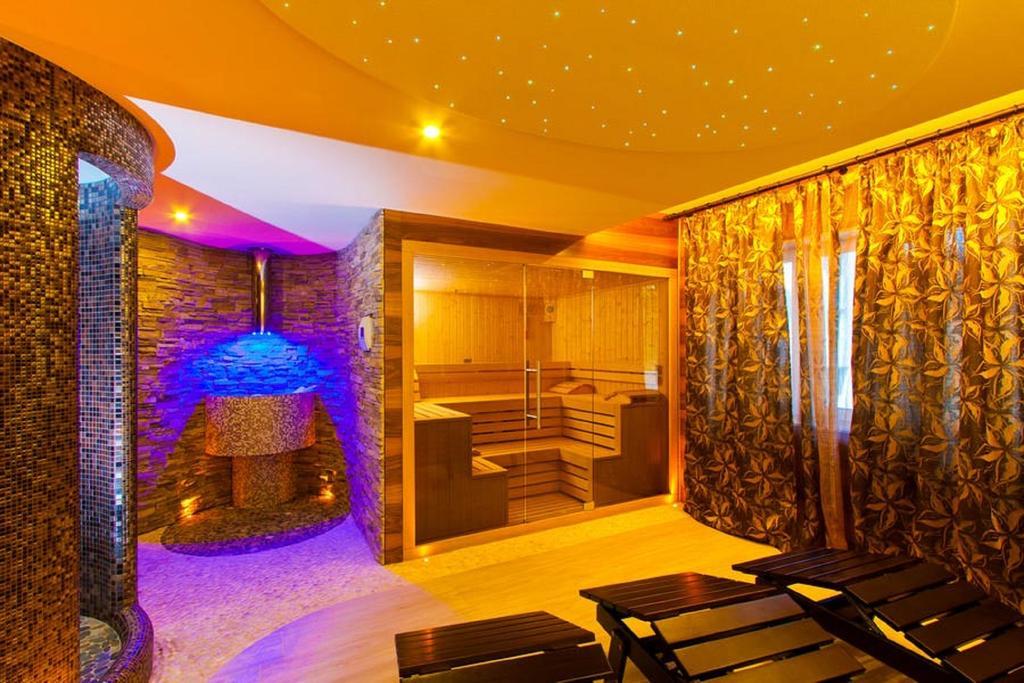 Hotel Orizont Кэлимэнешти Экстерьер фото