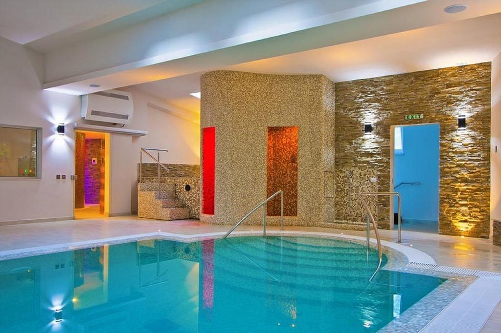 Hotel Orizont Кэлимэнешти Экстерьер фото