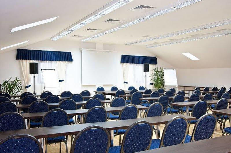 Hotel Orizont Кэлимэнешти Экстерьер фото