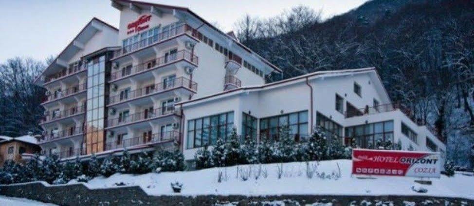 Hotel Orizont Кэлимэнешти Экстерьер фото
